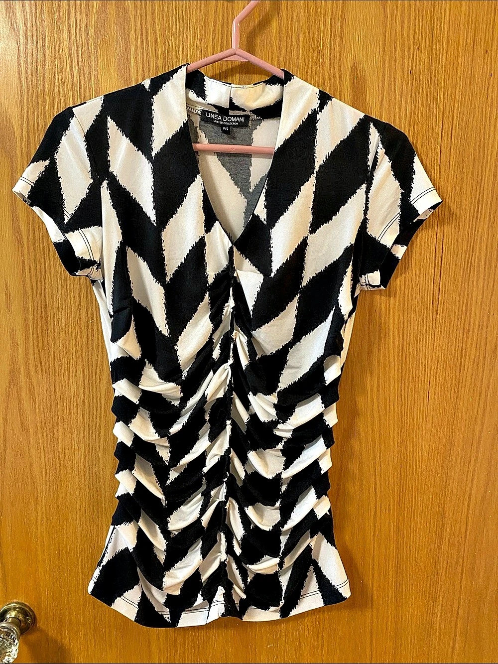 Linea Domani Geometric Ruched Top in Black & White Size P/S